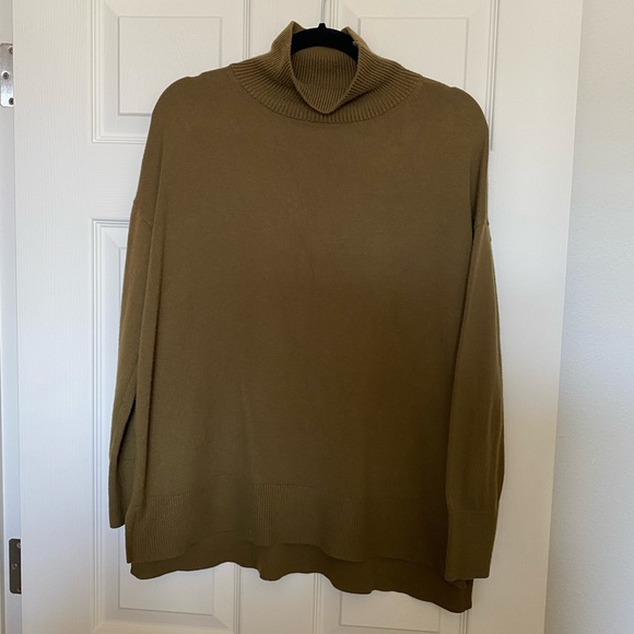 Turtle neck shirt - Picture 2 of 9